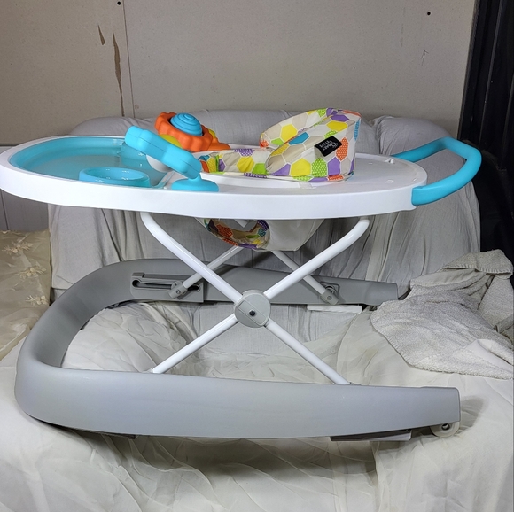 Smart Steps Dine N Play 3 in 1 Feeding Walker - Picture 10 of 15